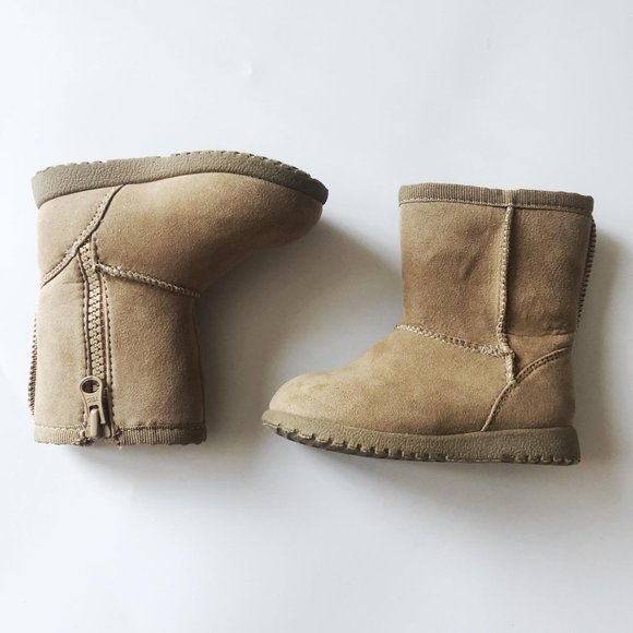 flat fur lined boots
